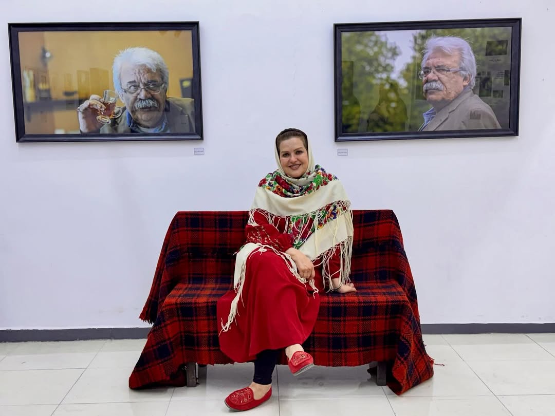 سهام سجيرات (أو سجيراتي) هي رسامة وأستاذة جامعية وباحثة تراثية أحوازية، تدرس الفن التشكيلي في جامعة جمران بمدينة الأحواز وتهتم بجمع التراث الشعبي وتسليط الضوء على ثقافة الأحوازيين